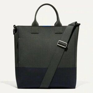Rothy's Carryall Tote in Forest Green Black